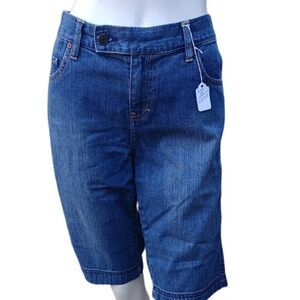52208....Calvin Klein Crop Jeans Size 10, 30" Waist 11" Inseam 9" Rise